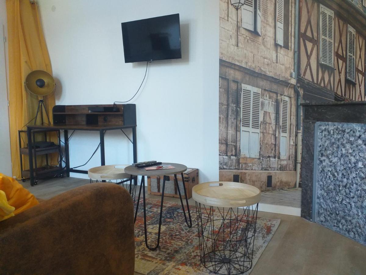 Les Volets Bleus - Refaits à neuf, deux appartements et un studio, Jardin Bourges Extérieur photo