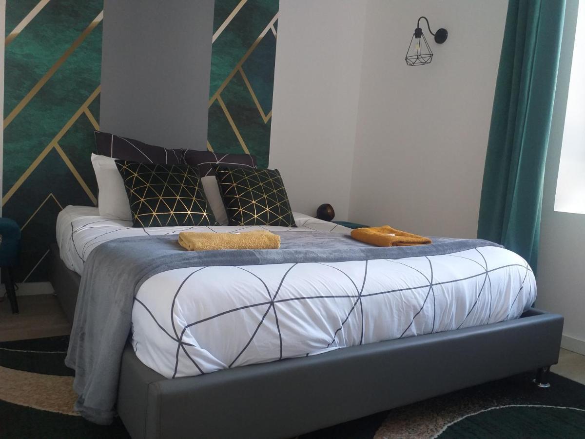 Les Volets Bleus - Refaits à neuf, deux appartements et un studio, Jardin Bourges Extérieur photo