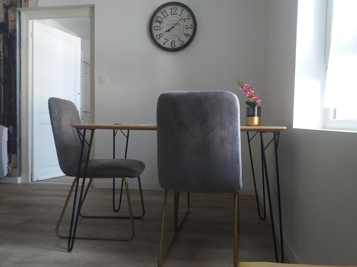 Les Volets Bleus - Refaits à neuf, deux appartements et un studio, Jardin Bourges Extérieur photo