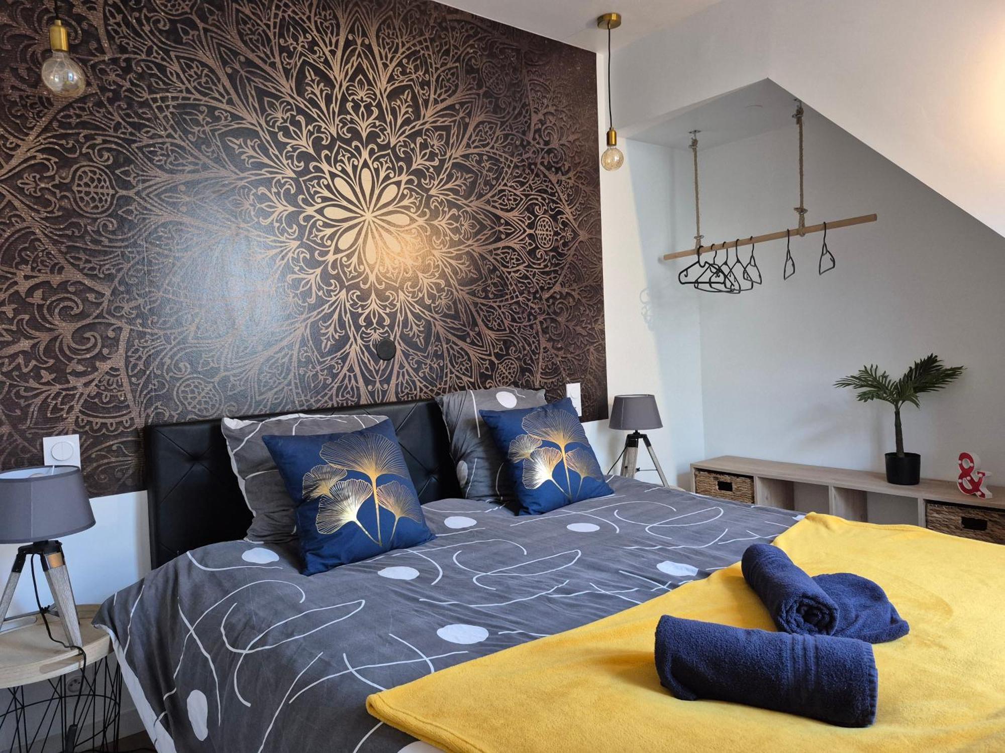 Les Volets Bleus - Refaits à neuf, deux appartements et un studio, Jardin Bourges Extérieur photo